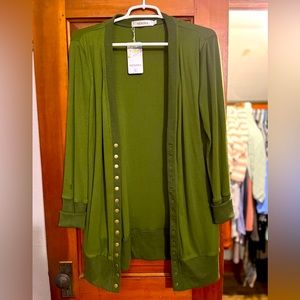 Green long buttoned cardigan